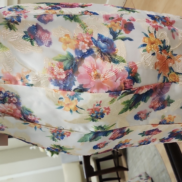 Size 4 to 6 (tag 6) two piece prom dress NWT white/floral design trumpet skirt - Picture 6 of 12